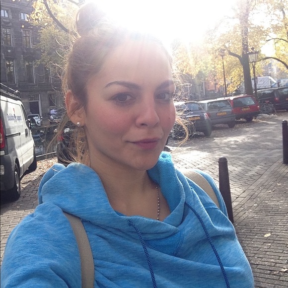 Meet your Posher, Sandi - Picture 1 of 2